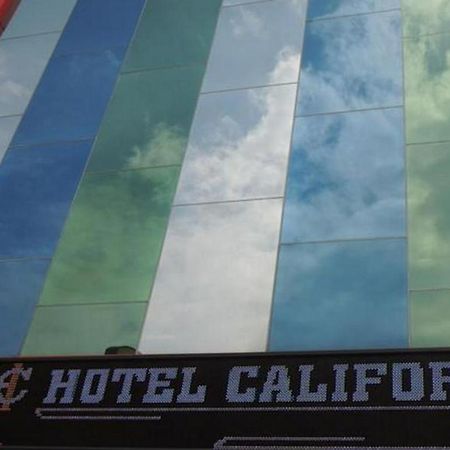 California Hotel Τζακάρτα Εξωτερικό φωτογραφία