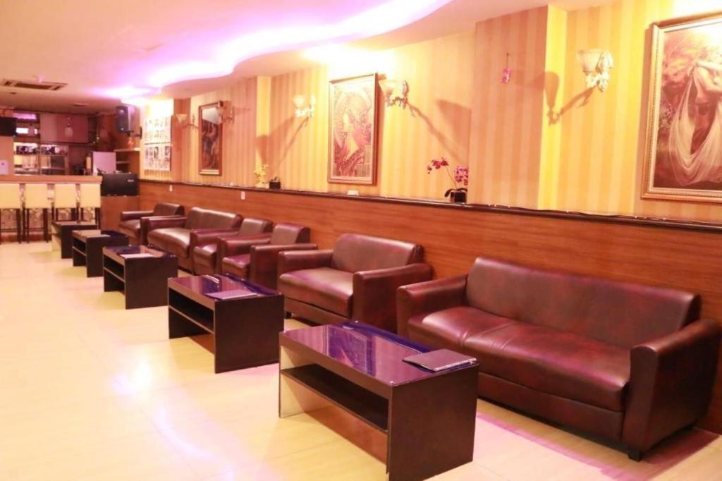 California Hotel Τζακάρτα Εξωτερικό φωτογραφία