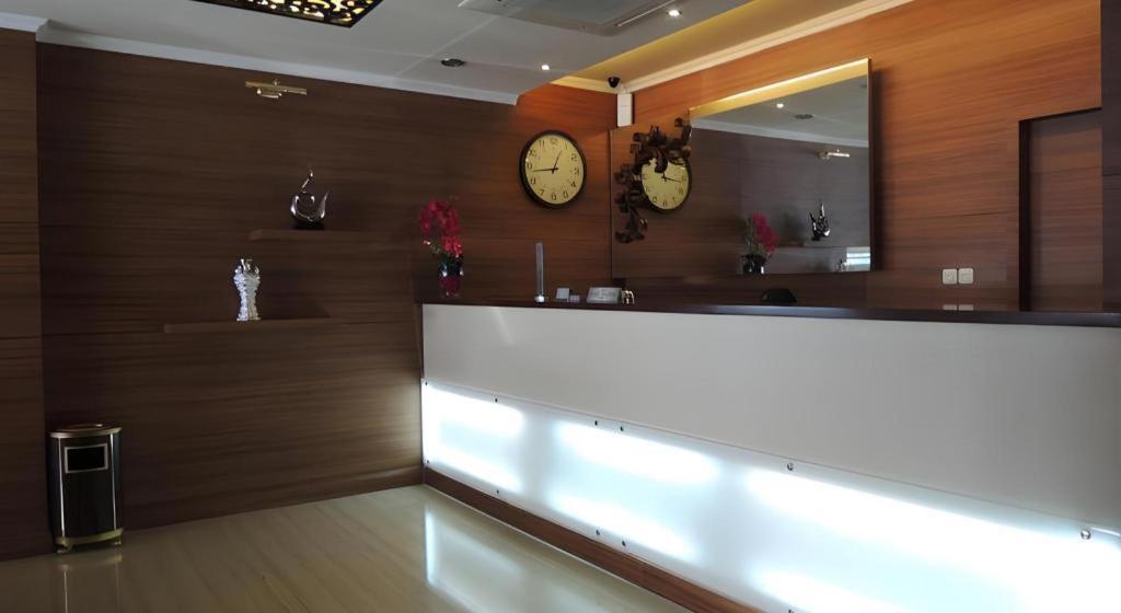 California Hotel Τζακάρτα Εξωτερικό φωτογραφία