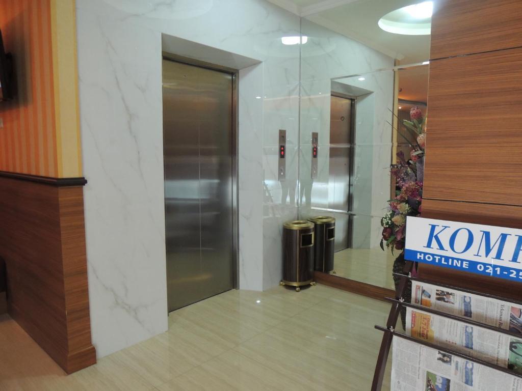 California Hotel Τζακάρτα Εξωτερικό φωτογραφία