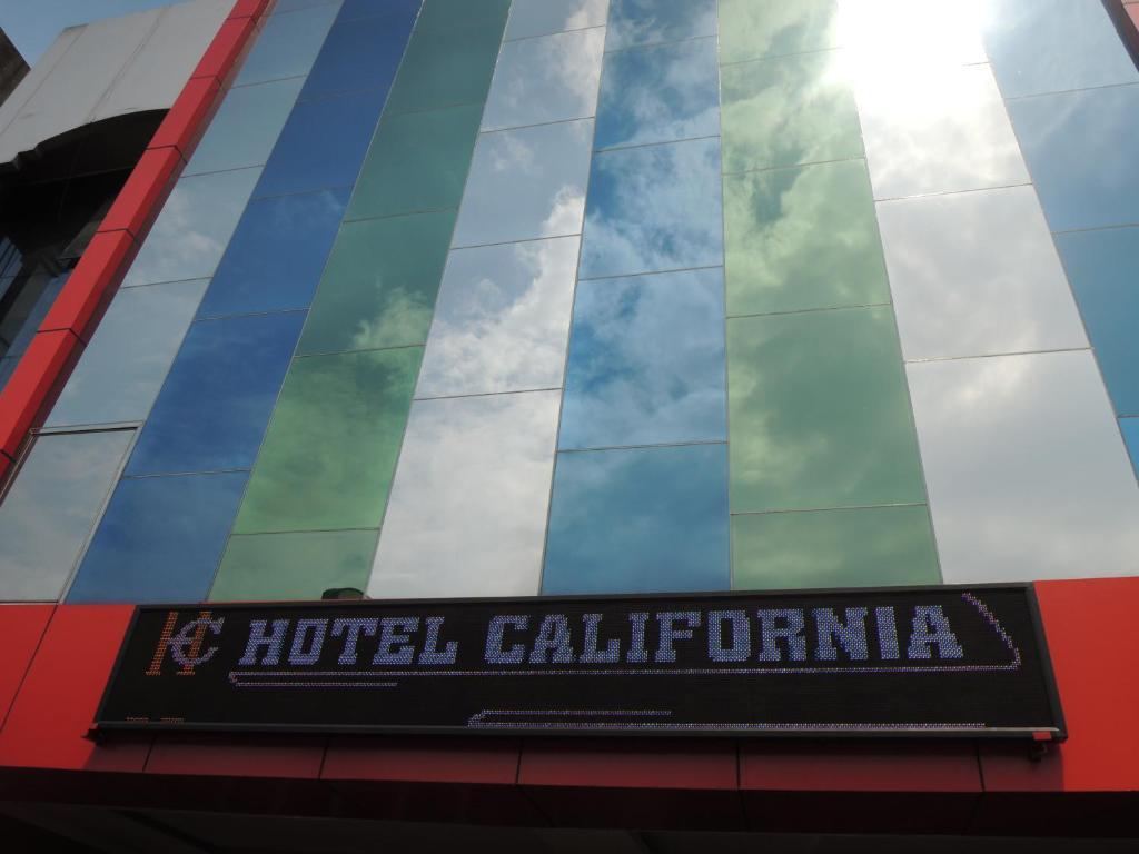 California Hotel Τζακάρτα Εξωτερικό φωτογραφία