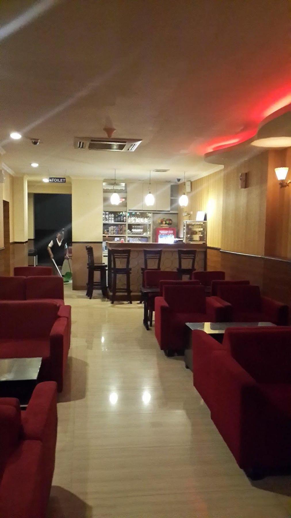 California Hotel Τζακάρτα Εξωτερικό φωτογραφία